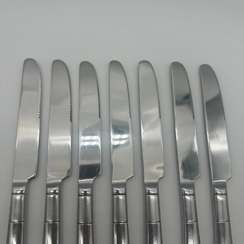 Oneida Echo Stainless Steel Dinner Knives Set of 7 Modern Flatware 9.25in